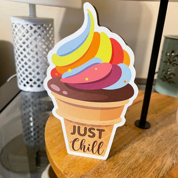 Ice cream summertime decor - Picture 2 of 4